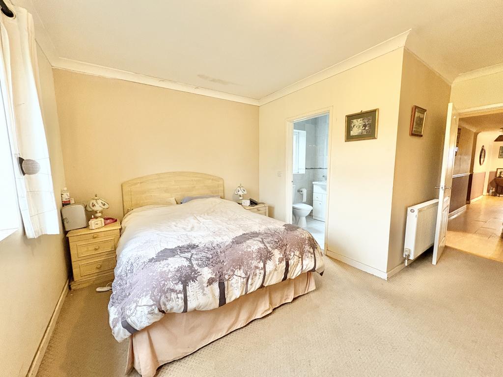 Master Bedroom 1 En Suite