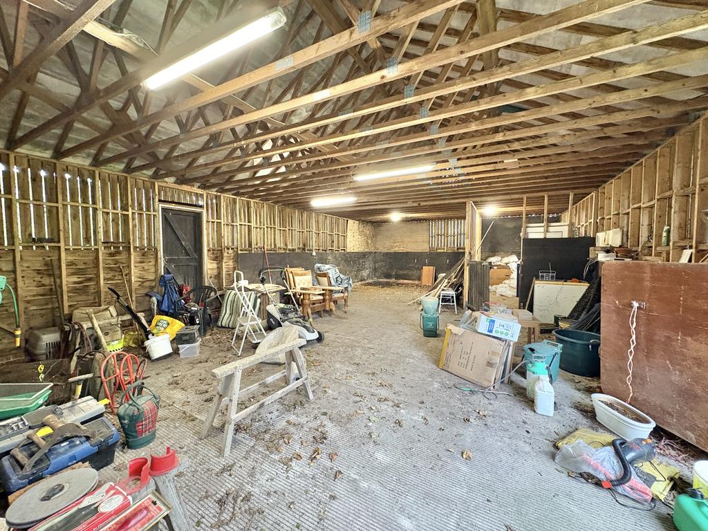 Barn / Loose Housing