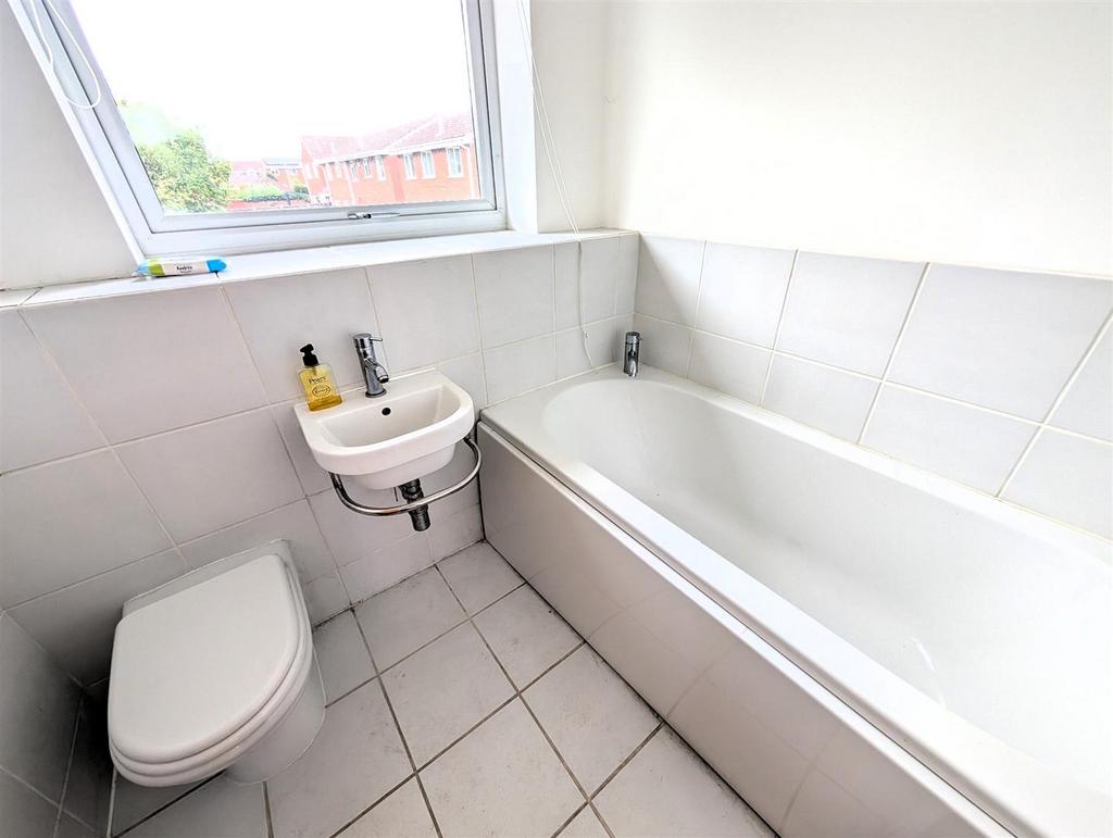 Bathroom.jpg