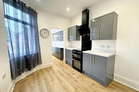 3 bedroom terraced house to rent, St. Nicholas Street, Coventry, CV1