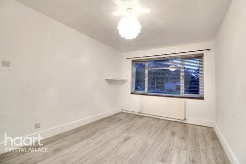1 Morland Court Elmers End Road, London SE20 7SU