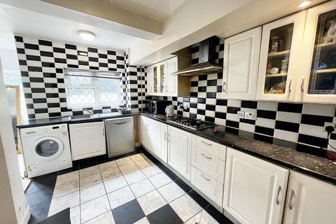 undefined, Room 2, Strathmore Avenue