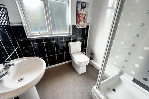 undefined, Room 4, Strathmore Avenue