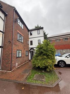 1 bedroom flat to rent, Robina Close, Northwood HA6