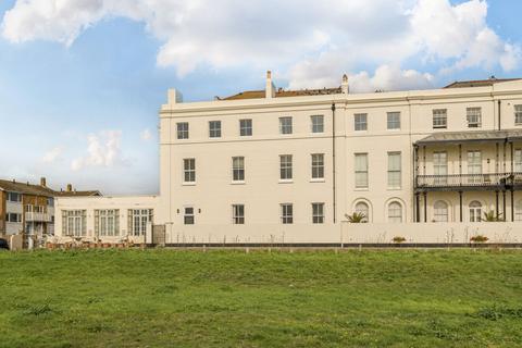 3 bedroom flat for sale, Flat 8, Royal Sea Front Apartments, Sea Front Hayling Island PO11