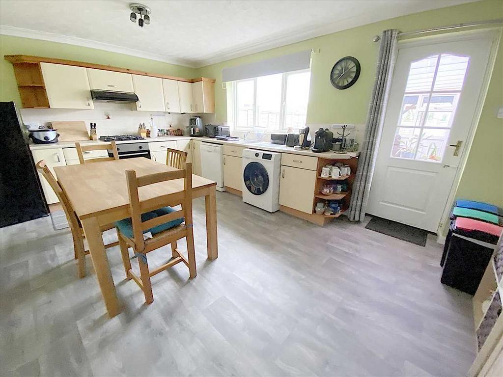 Dining Kitchen: