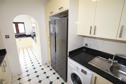 undefined, Blackbush Avenue, Romford RM6
