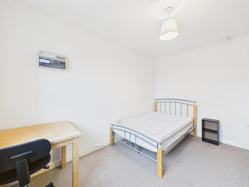 CAM02534 G0-PR0595-STILL004.jpg