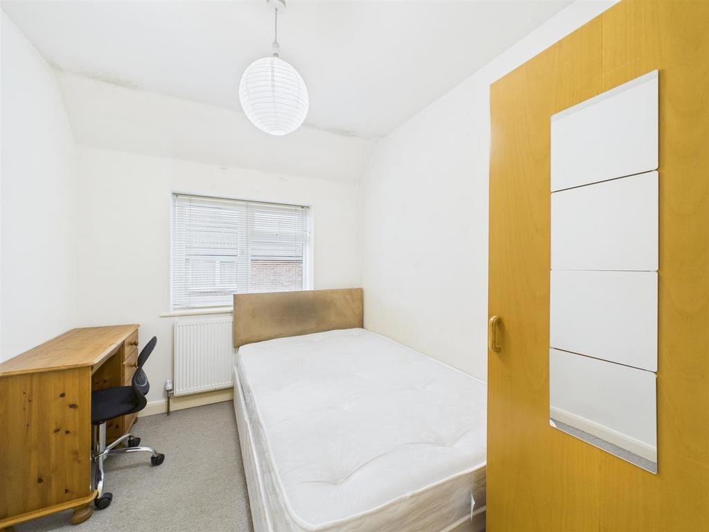 CAM02534 G0-PR0595-STILL009.jpg