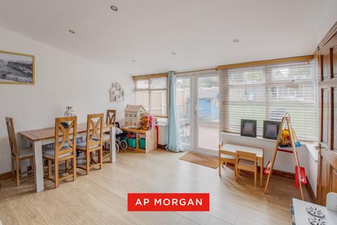 3 bedroom semi-detached house for sale, Oakfield Road, Kidderminster, Worcestershire, DY11