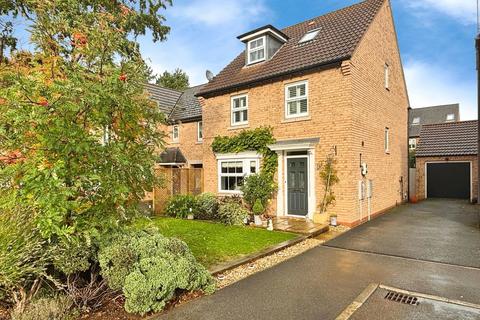 4 bedroom detached house for sale, Troon Court, Sleaford NG34
