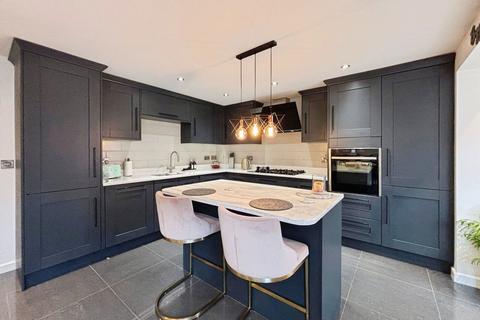 4 bedroom detached house for sale, Troon Court, Sleaford NG34