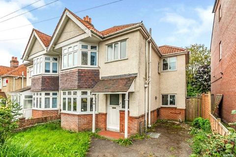 6 bedroom house to rent, Ripstone Gardens, Hampshire SO17