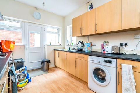 6 bedroom semi-detached house to rent, Merton Road, Hampshire SO17