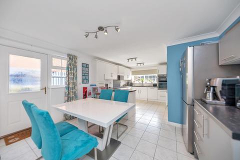 4 bedroom detached house for sale, Fieldfare Way, Royston SG8