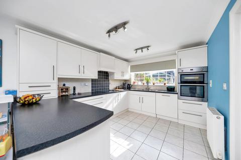 4 bedroom detached house for sale, Fieldfare Way, Royston SG8