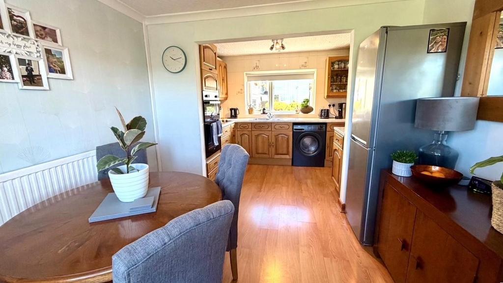 Open plan kitchen/dining room