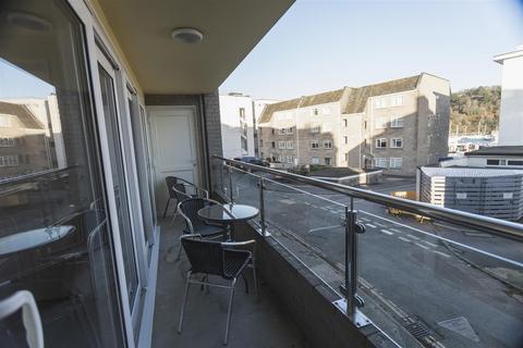 2 bedroom apartment to rent, Clarence Street, Dartmouth