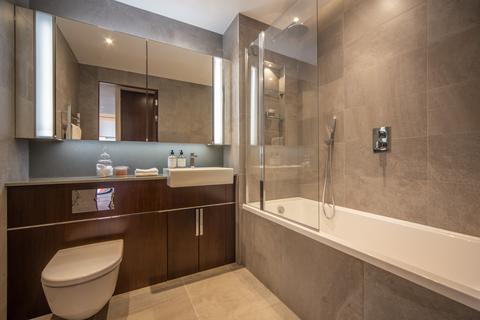 3 bedroom apartment to rent, Charles Clowes Walk, London SW11