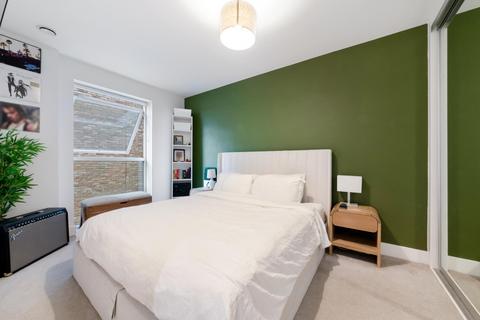 undefined, Wray Avenue, London, E16