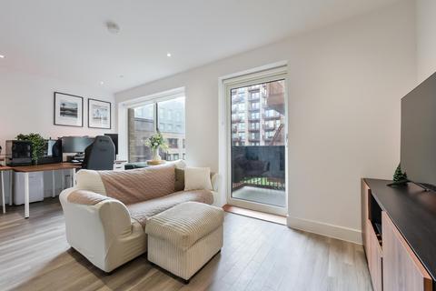Wray Avenue, London, E16