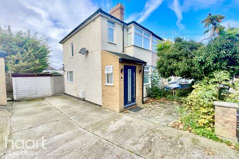 Tenth Avenue, Luton