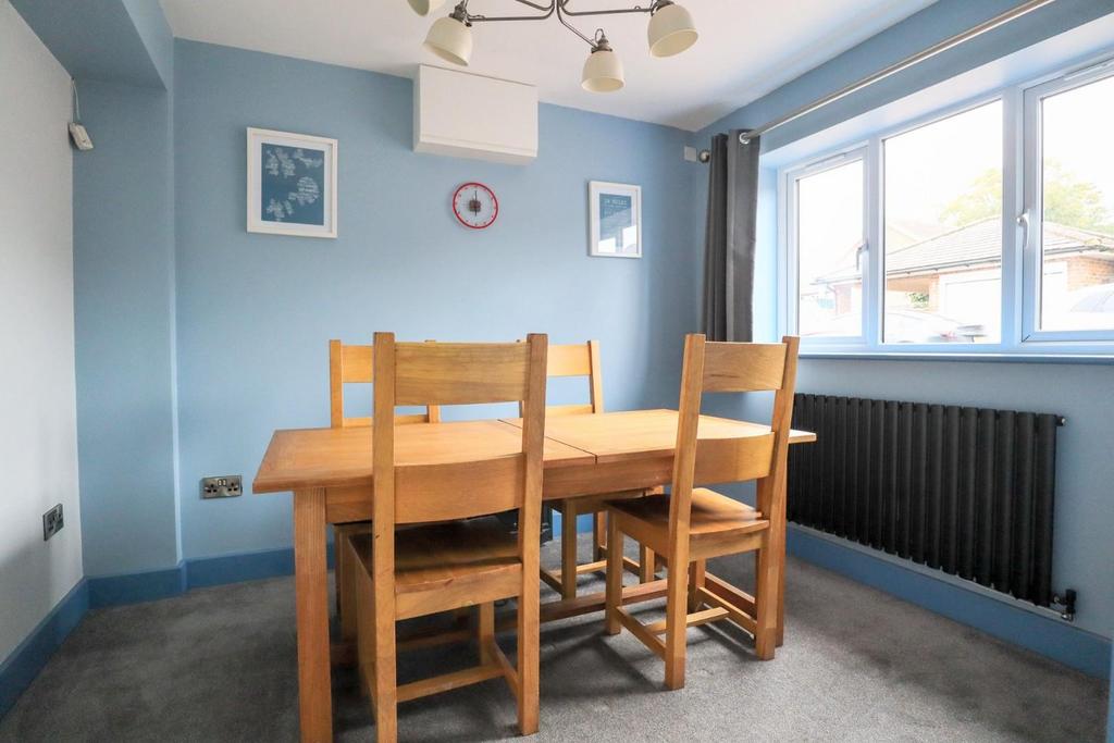 Dining room.jpg
