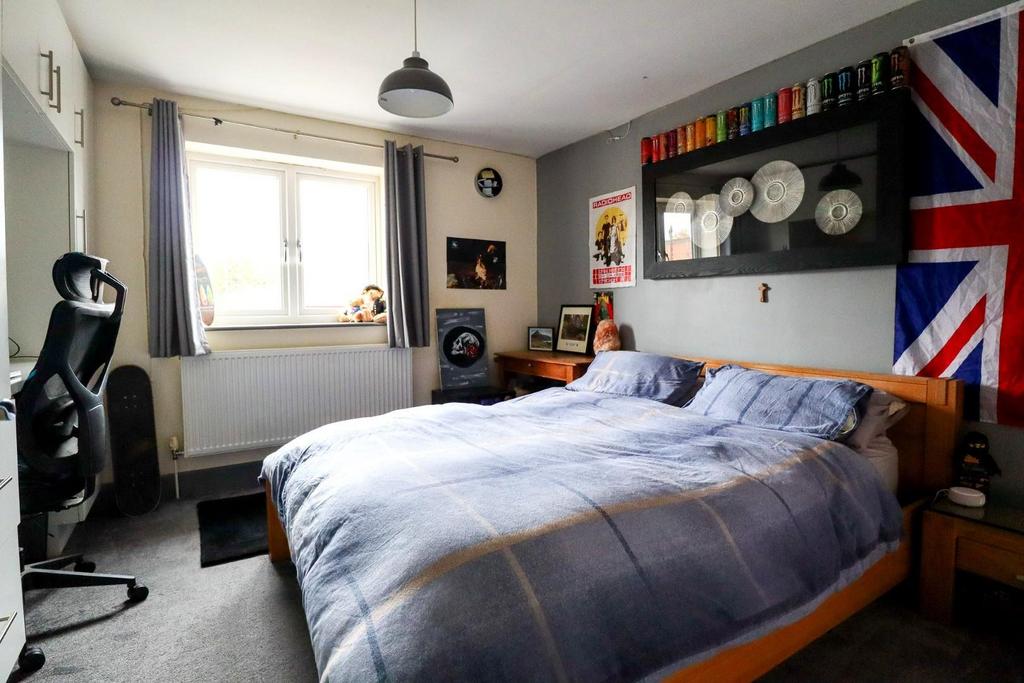 Bedroom 4.jpg