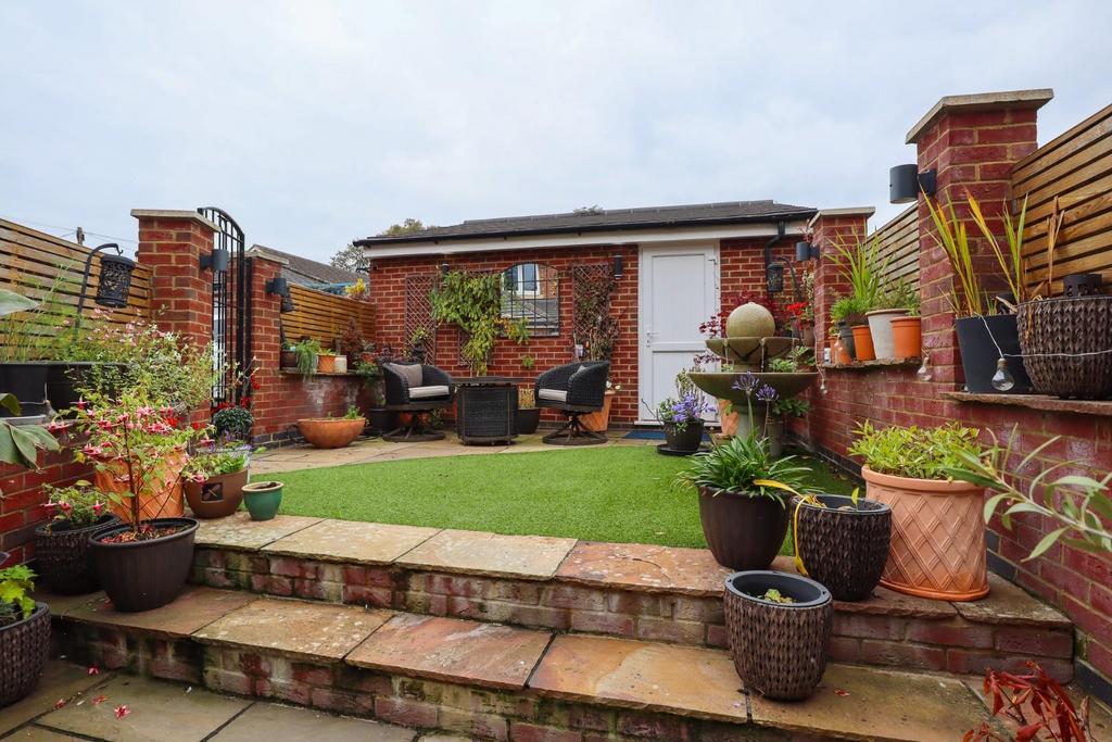 Front garden (2).jpg