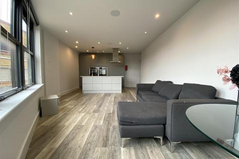 2 bedroom flat to rent, Fulham Road, London