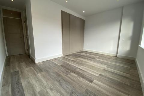 2 bedroom flat to rent, Fulham Road, London