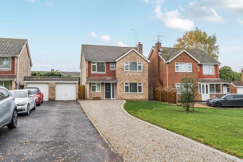 4 bedroom detached house for sale, Manor Park Drive, Yateley, Hampshire