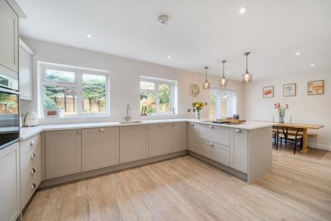 4 bedroom detached house for sale, Manor Park Drive, Yateley, Hampshire