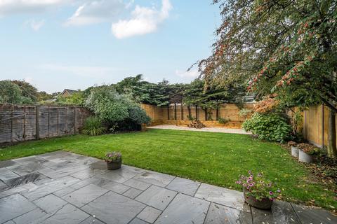 4 bedroom detached house for sale, Manor Park Drive, Yateley, Hampshire