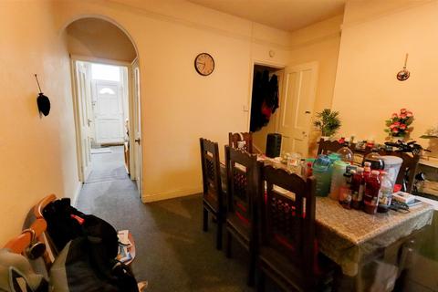 2 bedroom terraced house to rent, Dunton Street, Leicester LE3