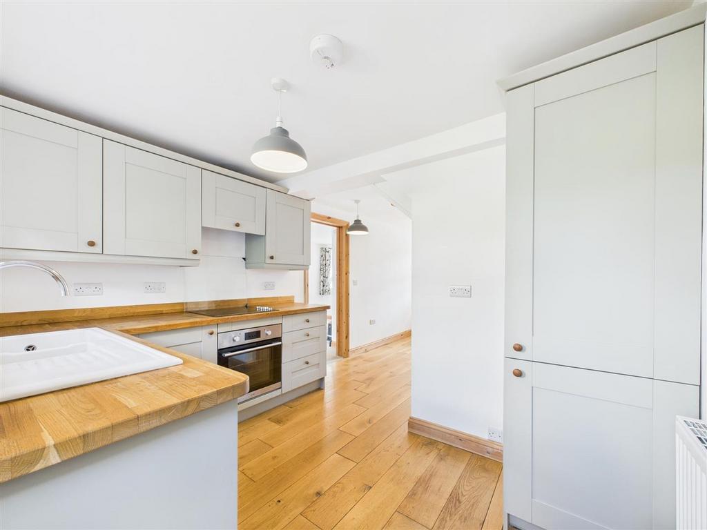 Open plan kitchen/living