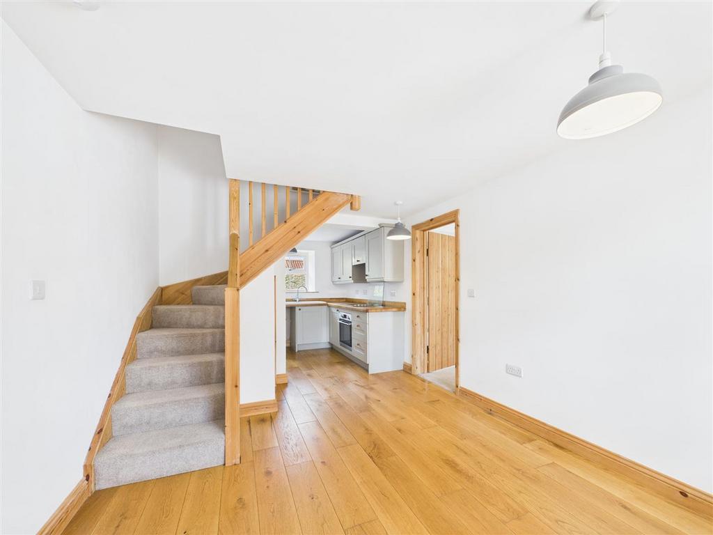 Open plan kitchen/living