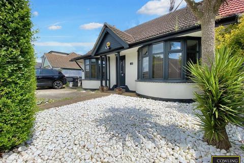 3 bedroom semi-detached house for sale, Fanton Walk, Wickford