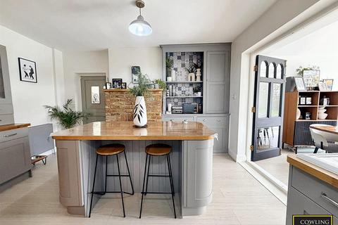 3 bedroom semi-detached house for sale, Fanton Walk, Wickford