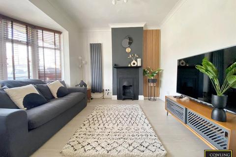 3 bedroom semi-detached house for sale, Fanton Walk, Wickford