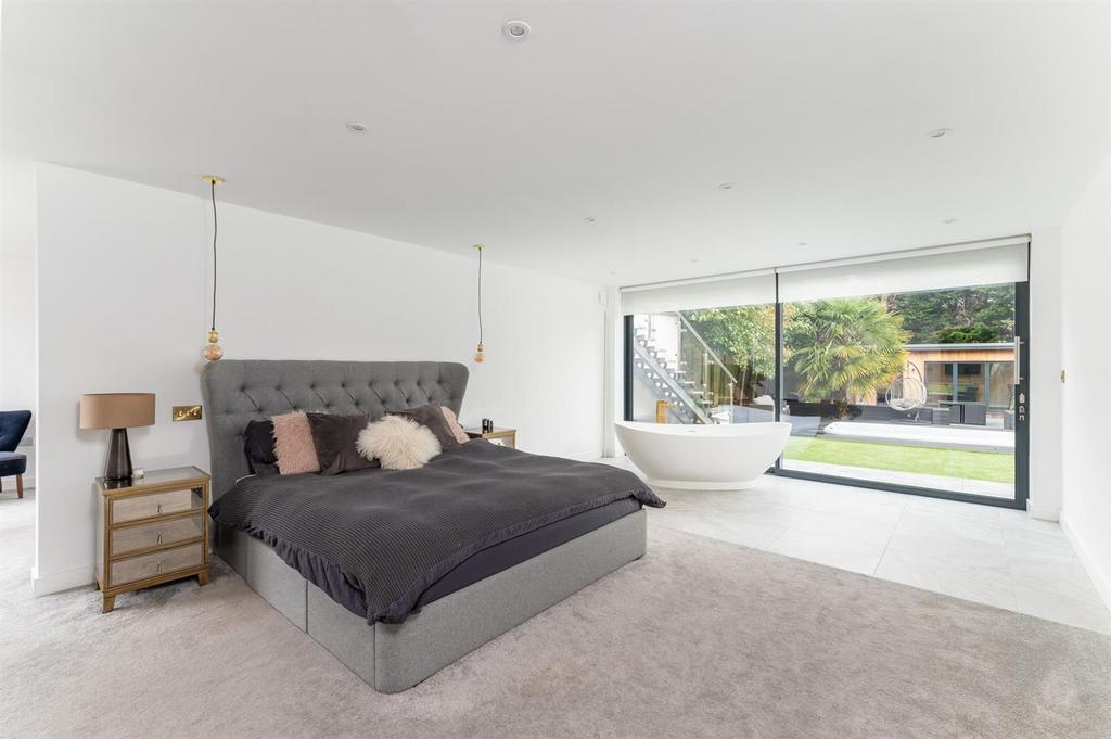 Ground floor bedroom suite
