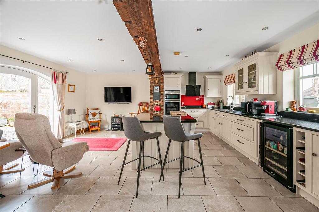 Open plan kitchen/ living/ diner