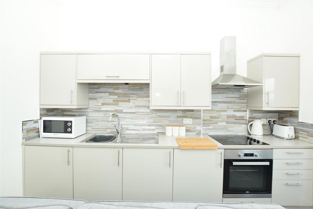 Kitchen/ Dining