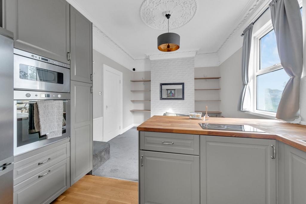 Kitchen / Lounge