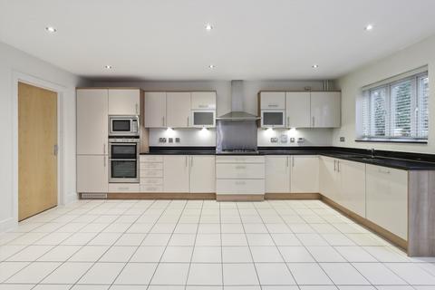4 bedroom terraced house to rent, Goodacre Close, Weybridge, Surrey, KT13