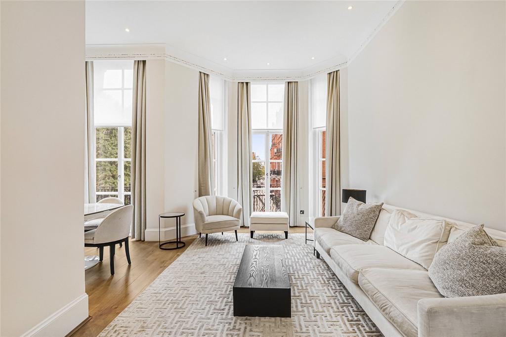 Cadogan Square, London, SW1X 2 bed apartment - £6,500 pcm (£1,500 pw)