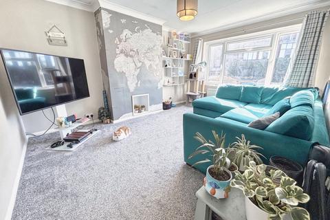 2 bedroom maisonette to rent, Redhill, RH1