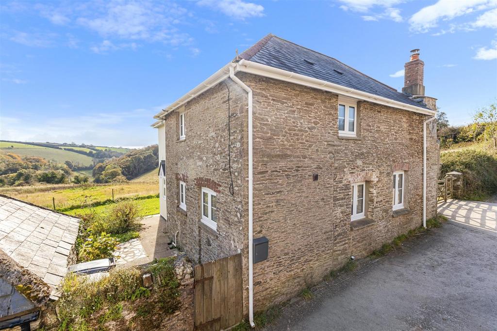 A03 - 2 Nutcombe Cottages, East Allington - 251017