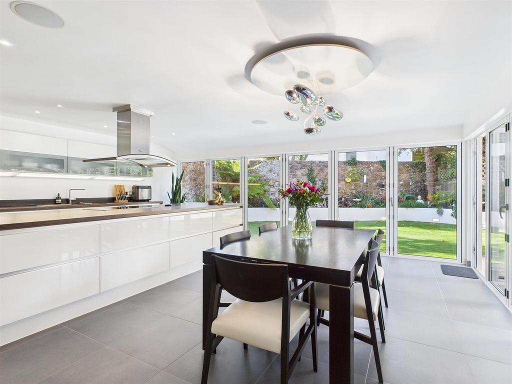 CAM05469 G0-PR0013-STILL001.jpg