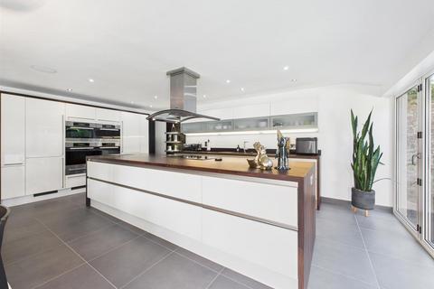 4 bedroom house for sale, Spacious 4-Bedroom Home in the Heart of St. Martin